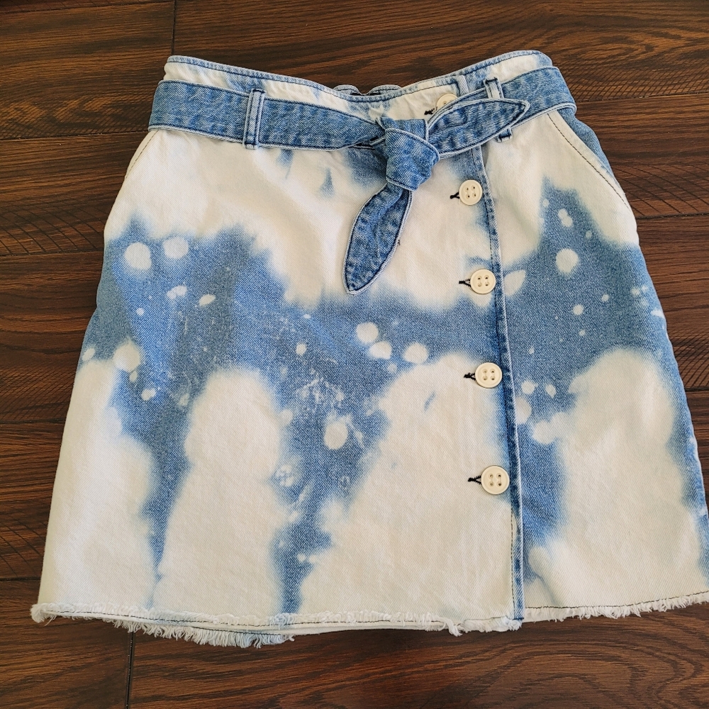 BDG Denim Skirt Size M Blue and White Tye Dye Mini Boho Country Cottage